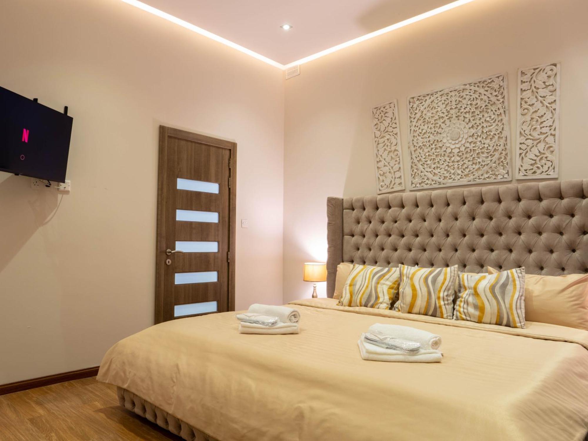 Villa Gaia - Sunset Views, Indoor Heated Pool, Sauna And Games Room Mellieħa Dış mekan fotoğraf